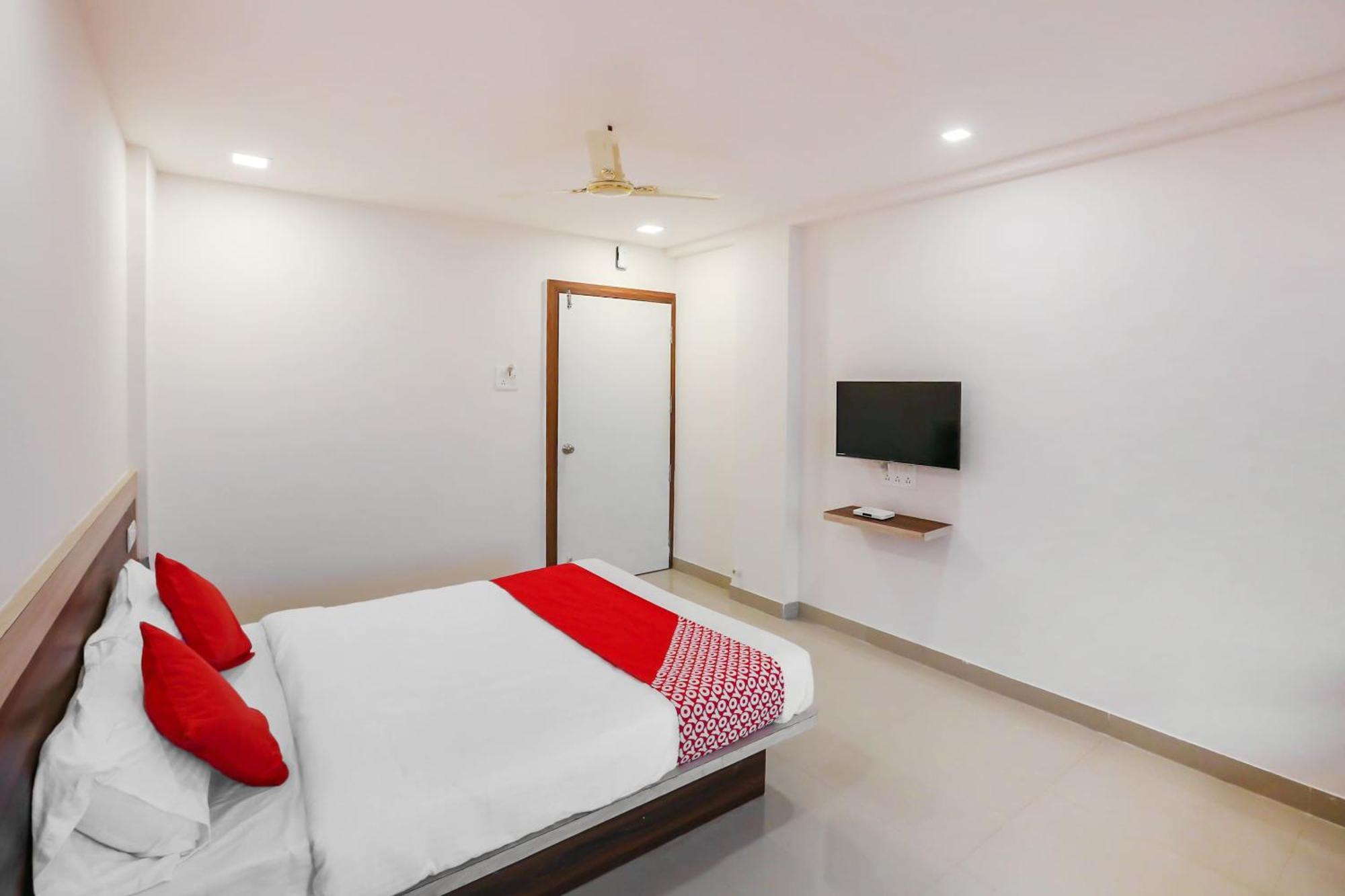 Hotel O Pingara Executive Phursungi ภายนอก รูปภาพ