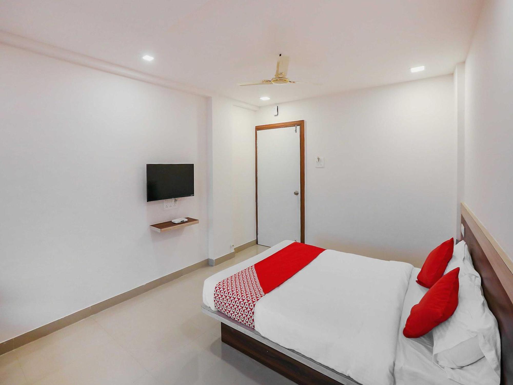 Hotel O Pingara Executive Phursungi ภายนอก รูปภาพ